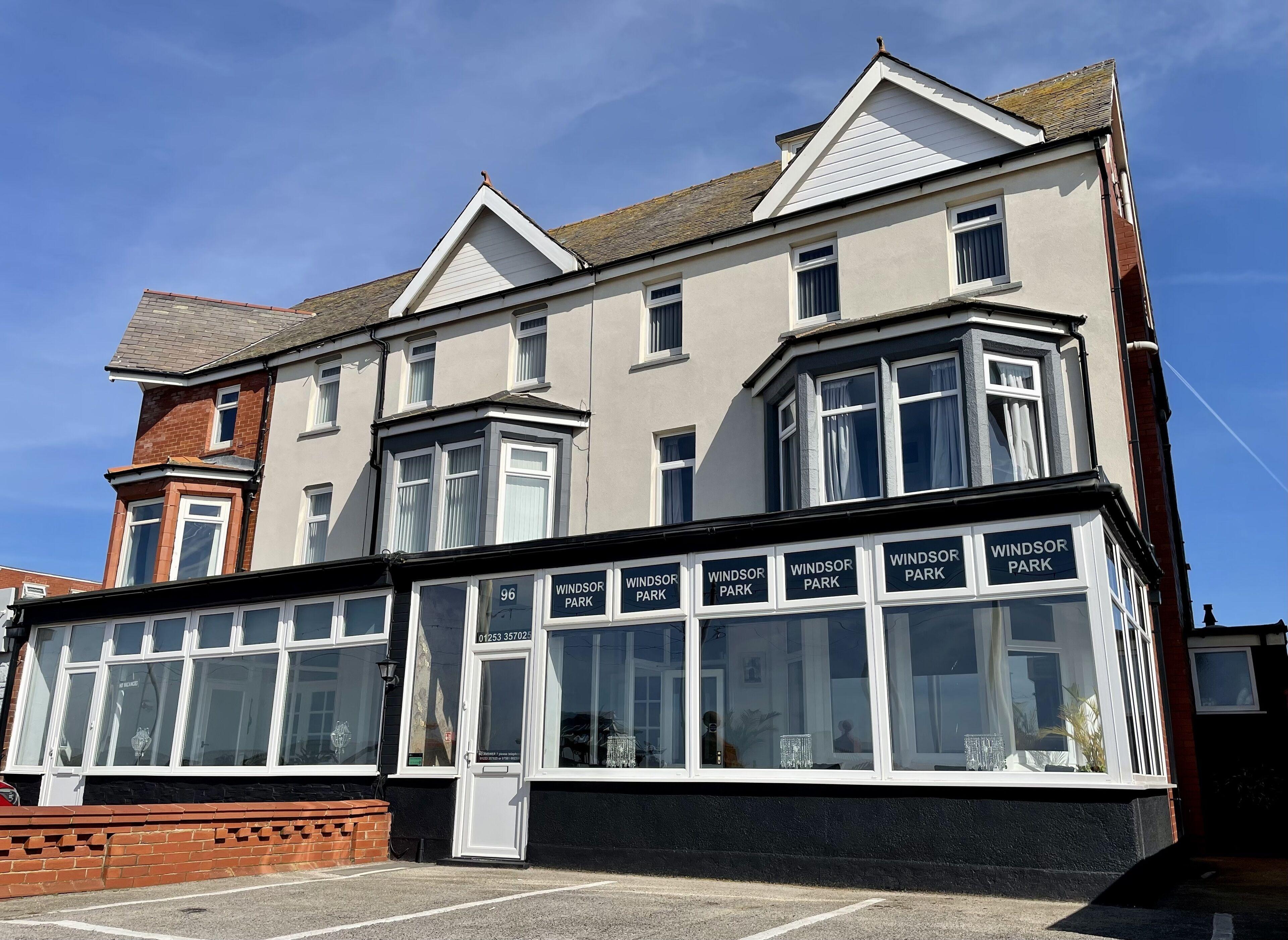 Windsor Park Hotel — Photos 1